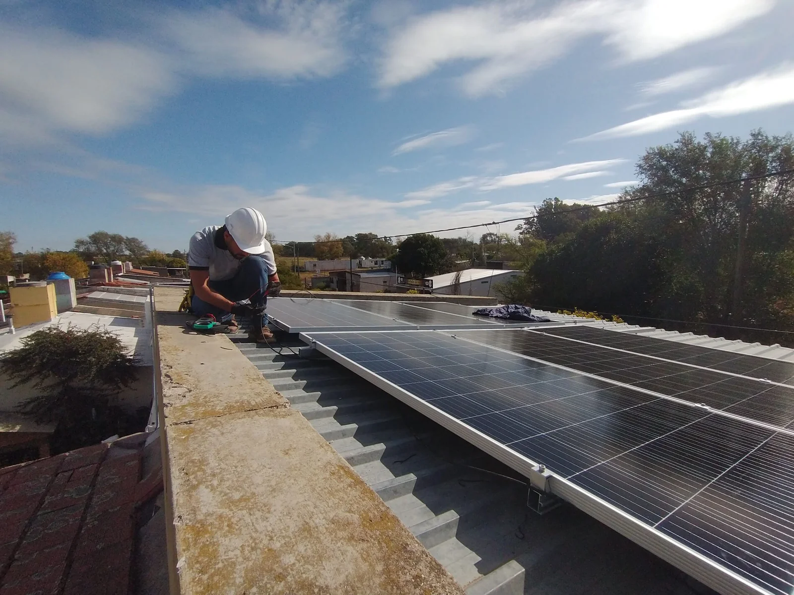 Sistema solar On-Grid 5kW instalado en supermercado Bulnes Córdoba